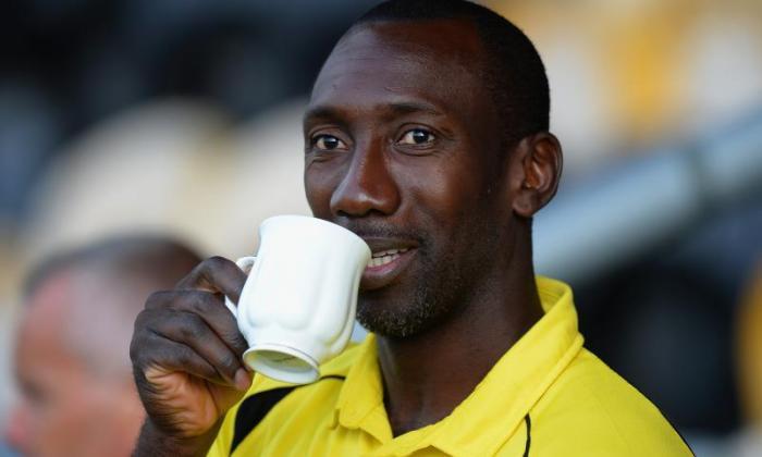 Burton Albion Disciss报道QPR已经制作了Jimmy Floyd Hasselbaink方法