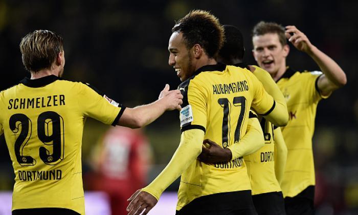 Pierre-Emerick Aubameyang进球：观看Borussia Dortmund的罢工者双倍反对斯图加特