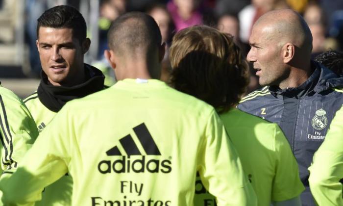 真正的马德里新闻：Zinedine Zidane首次作为经理培训