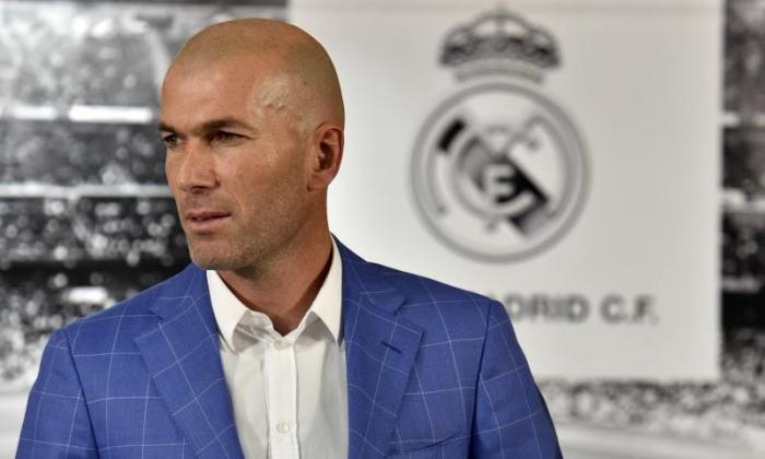 “我不相信Zinedine Zidane” - 皇家马德里粉丝对俱乐部传说取代了伯纳乌的Rafa Benitez作出反应