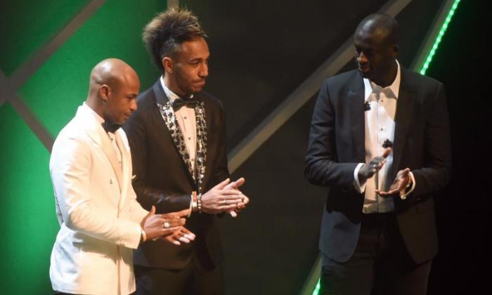 曼彻斯特城星雅亚·塔雷遭到佩雷 -  Emerick Aubameyang奖的非洲足球运动员