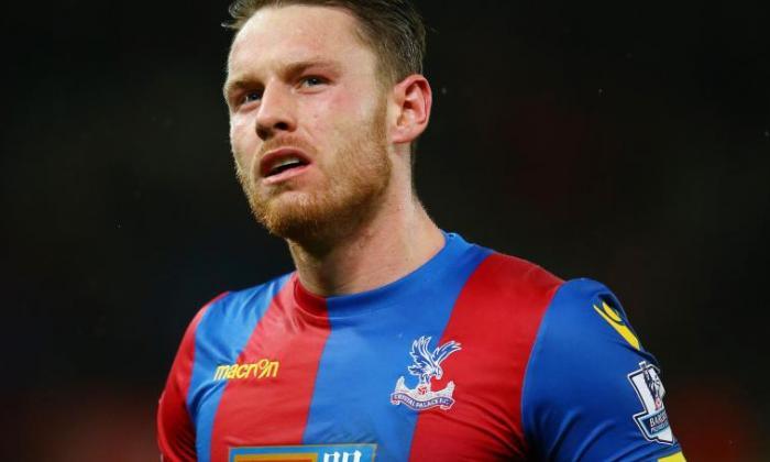 Crystal Palace Striker Connor Wickham由FA在托特纳姆的Jan Vertonghen上用FA弯曲