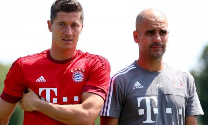 Pep Guardiola最新照片：拜仁的lewandowski背靠曼彻斯特城的目标在英超联赛中取得成功