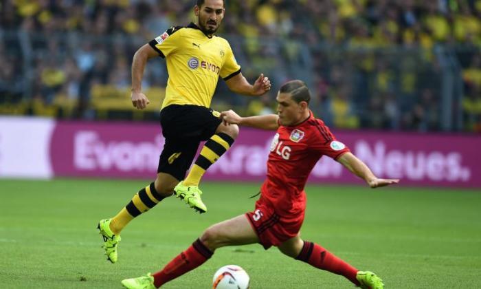 Borussia Dortmund Star告诉他可以通过加入利物浦或曼联来破坏职业
