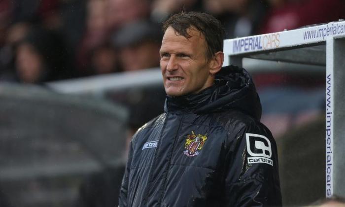 Stevenage零件公司与Teddy Sheringham