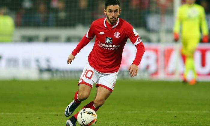 托特纳姆派侦察兵观看高度评价的Mainz Playmaker Yunus Malli