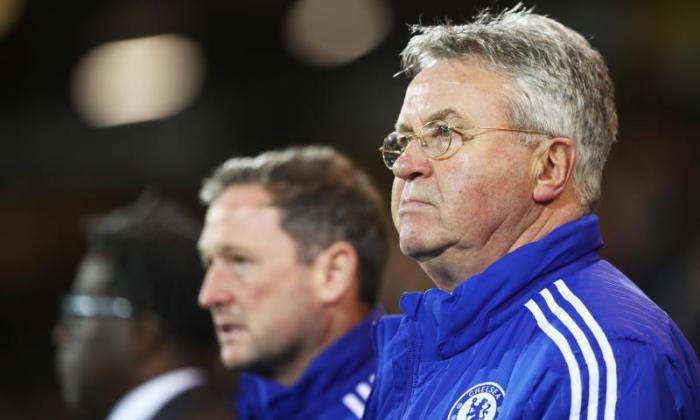 Chelsea Boss Guus Hiddink承认，在斯托克绘制之后，前四个完成是“几乎不可能”