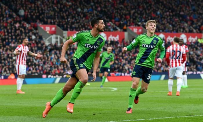 Stoke City 1-2南安普敦：Graziano Pelle Scors Braces作为十个人圣行军胜利