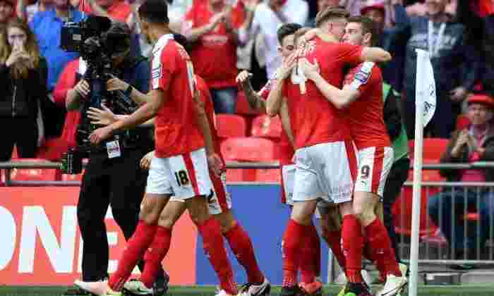 约翰斯通的油漆奖杯2016：Barnsley 3-2牛津：Tykes将其转向Wembley