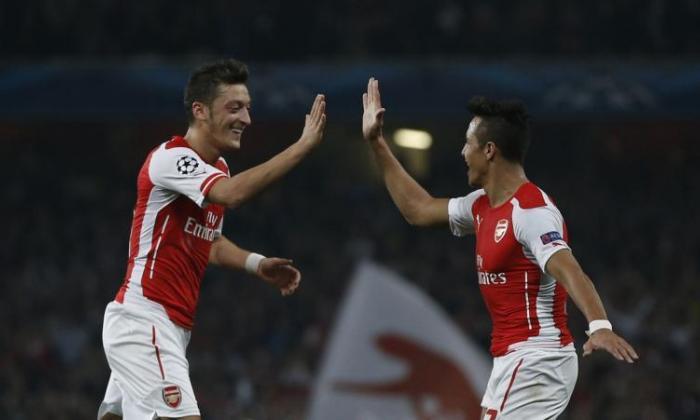 Arsene Wenger期望Mesut Ozil和Alexis Sanchez今年夏天延伸他们的阿森纳