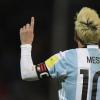 手表：莱昂内尔·梅西分数和广大巴塞罗那队友Luis Suarez在阿根廷回归