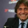 切尔西经理Antonio Conte嘲笑喧嚣的谣言 - “我带着微笑着”