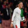 “这是关于时间温格和公司开始为Mesut Ozil雕像的成本估计！' - 阿森纳粉丝对德国的奇迹对抗Ludogorets的目标作出反应