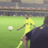 视频：Roberto Soldado遇到Villarraal粉丝，并在将球踢到人群时射击粉丝